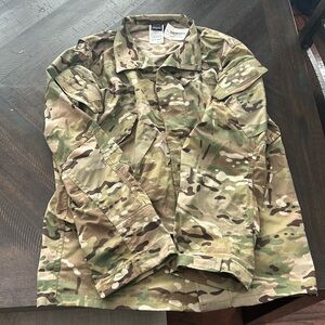 PATAGONIA LEVEL 9 MULTICAM TEMPERATE FIELD SHIRT Medium Regular Never Worn